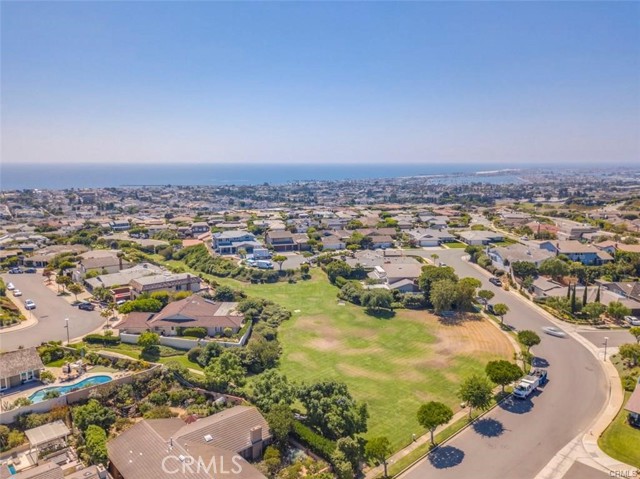 Detail Gallery Image 37 of 38 For 3811 Topside Ln, Corona Del Mar,  CA 92625 - 4 Beds | 3/1 Baths