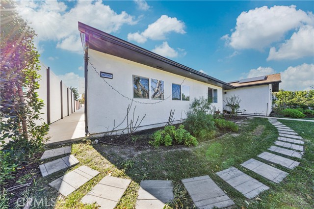 Detail Gallery Image 12 of 32 For 20200 Lassen, Chatsworth,  CA 91311 - 12 Beds | 11 Baths