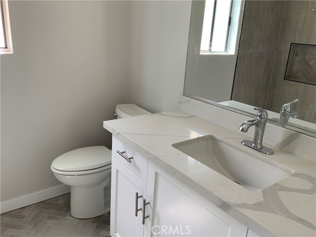 814 W Balboa Boulevard, Newport Beach CA: https://media.crmls.org/medias/1bb7656f-aaed-4c7d-8dff-1b149942e537.jpg