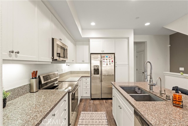 Detail Gallery Image 7 of 31 For 7679 Sunflower, Pico Rivera,  CA 90660 - 3 Beds | 3 Baths