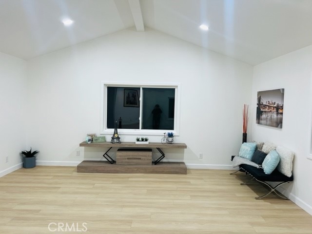 https://media.crmls.org/medias/1bb7c156-30dc-4048-b340-31ad44a1ec71.jpg?preset=X-Large