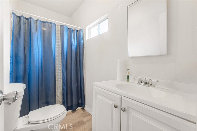 201 W 75th Street, Los Angeles CA: https://media.crmls.org/medias/1bb7e055-e05b-4d47-869d-27c5eaf2831b.jpg