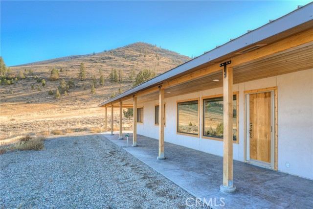 Detail Gallery Image 4 of 69 For 22435 Old Hwy 99, Weed,  CA 96094 - 3 Beds | 2 Baths