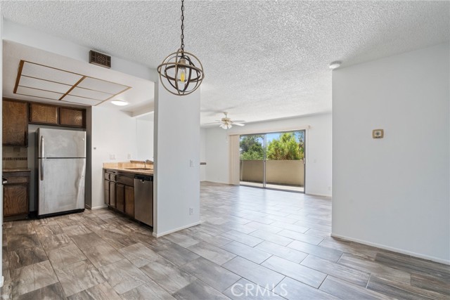 Detail Gallery Image 3 of 42 For 13624 La Jolla Cir #F,  La Mirada,  CA 90638 - 2 Beds | 2 Baths