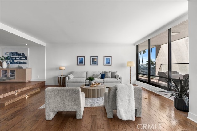 Detail Gallery Image 8 of 18 For 601 Lido Park Dr 3f,  Newport Beach,  CA 92663 - 2 Beds | 2/1 Baths