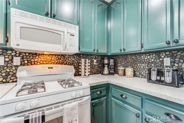 513 W Victoria Court, Lake Arrowhead CA: https://media.crmls.org/medias/1bbaf7c6-98d1-4f2f-96a3-244f63dcddad.jpg