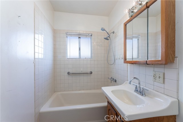 Detail Gallery Image 24 of 48 For 1228 E 64th, Long Beach,  CA 90805 - 2 Beds | 1 Baths