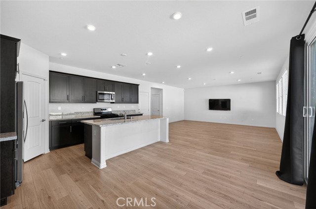 Detail Gallery Image 21 of 64 For 694 Dahlia, San Jacinto,  CA 92583 - 4 Beds | 2/1 Baths