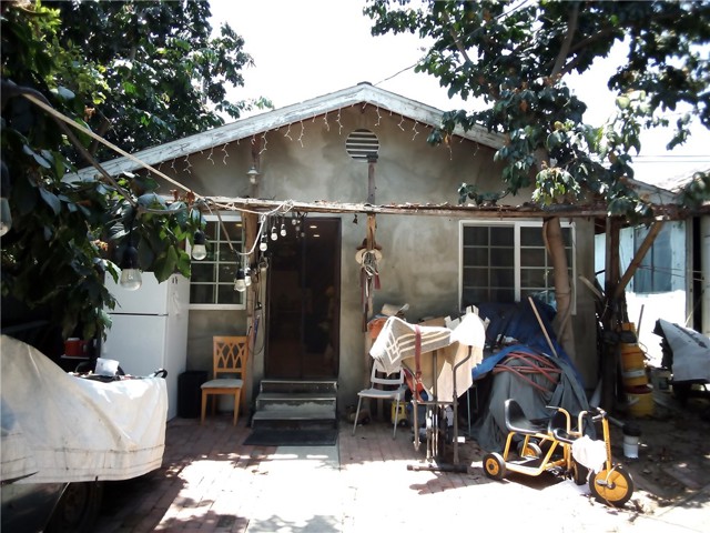 1127 N Commonwealth Avenue, Los Angeles CA: https://media.crmls.org/medias/1bbb469f-f764-4966-b595-57ecd5a3fbf4.jpg