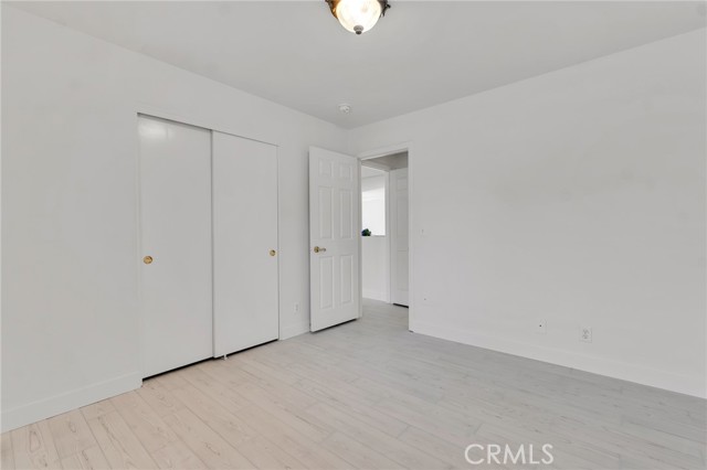 221 Acacia Lane, Newbury Park CA: https://media.crmls.org/medias/1bbb89c8-d5fa-462f-95eb-7dc41f002691.jpg