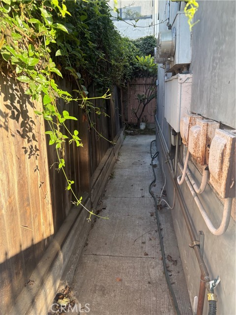 Detail Gallery Image 10 of 13 For 223 E Eagle, Long Beach,  CA 90806 - – Beds | – Baths