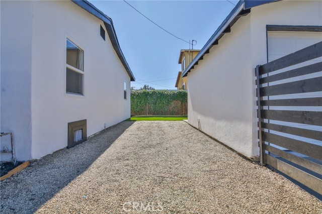 10955 S Spring Street, Los Angeles CA: https://media.crmls.org/medias/1bbcb32e-fb5c-4b3c-9747-bc2361b24d0c.jpg