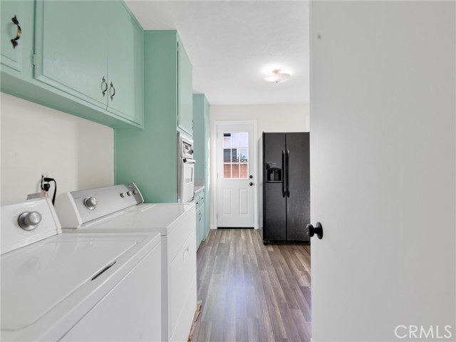 Detail Gallery Image 46 of 53 For 6215 Glide Ave, Woodland Hills,  CA 91367 - 4 Beds | 3 Baths