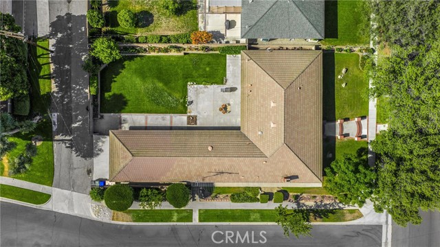 1753 N Albright Avenue, Upland CA: https://media.crmls.org/medias/1bbd5ac1-64ad-4c7a-98af-7a7d8167eb4e.jpg