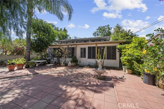 11744 Welby Way, North Hollywood CA: https://media.crmls.org/medias/1bbe27fd-e03c-492e-a10a-7dc54943c78b.jpg