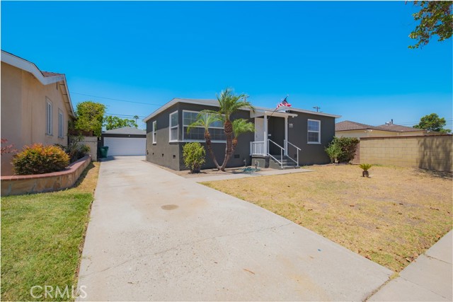 4829 Walnut Ave, Long Beach CA: https://media.crmls.org/medias/1bbf4369-f8ea-4720-9490-3eeec0ff9055.jpg
