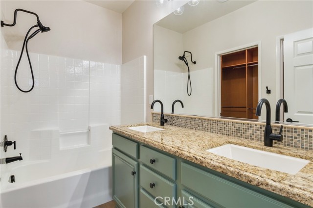 13563 Mashona Avenue, Chino CA: https://media.crmls.org/medias/1bc06680-c524-4b58-a167-b8f383aa755e.jpg
