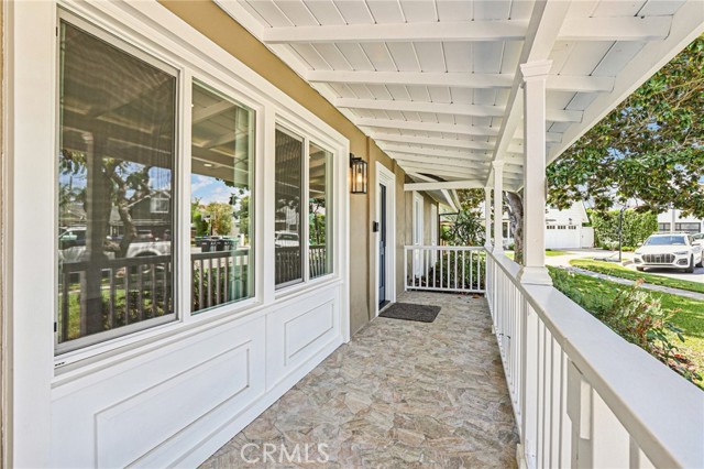 Detail Gallery Image 3 of 51 For 1742 Bonaire, Newport Beach,  CA 92660 - 4 Beds | 3 Baths