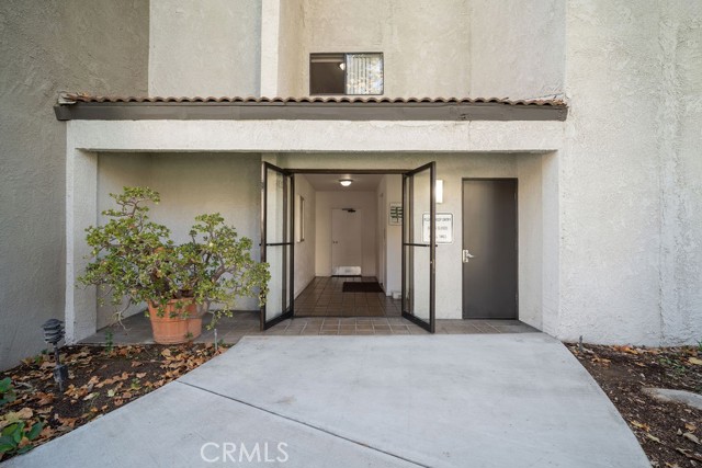 Detail Gallery Image 3 of 27 For 238 E Fern Ave #209,  Redlands,  CA 92373 - 2 Beds | 2 Baths