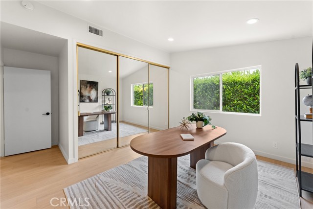 20217 Wells Drive, Woodland Hills CA: https://media.crmls.org/medias/1bc19057-02af-440b-be04-984006544460.jpg