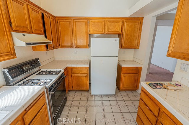 2121 Begonia Court, Hemet CA: https://media.crmls.org/medias/1bc191c0-73a1-4fa0-afaa-6c3d3f5323d3.jpg