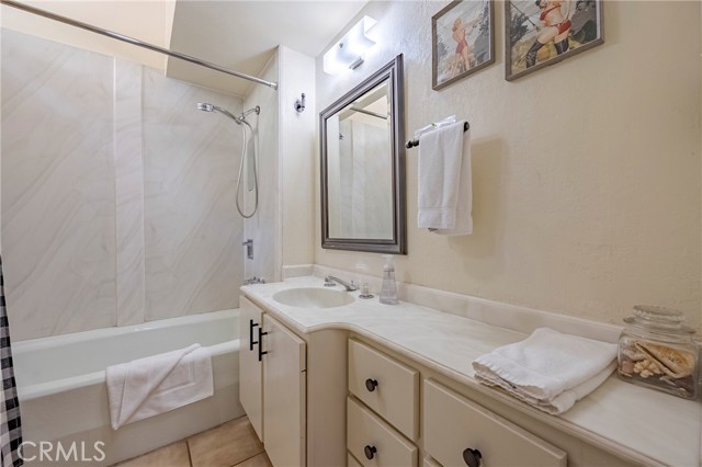 9977 Incline Road, El Portal CA: https://media.crmls.org/medias/1bc1bf91-3b77-4d98-8304-90133bf84e6b.jpg