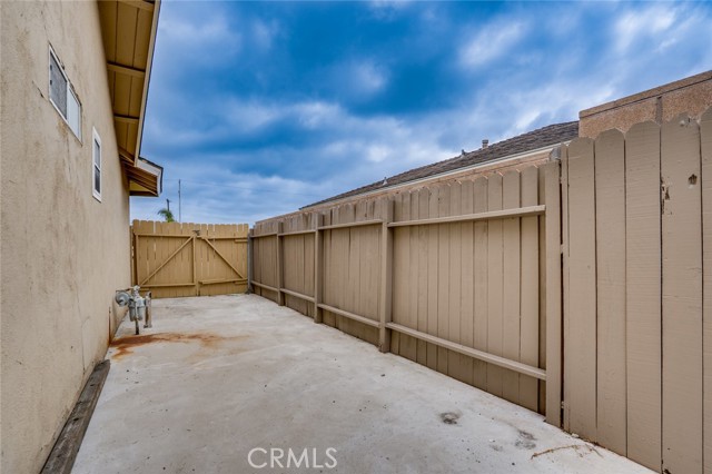 Image 26 of 29 For 15501 Eliot  