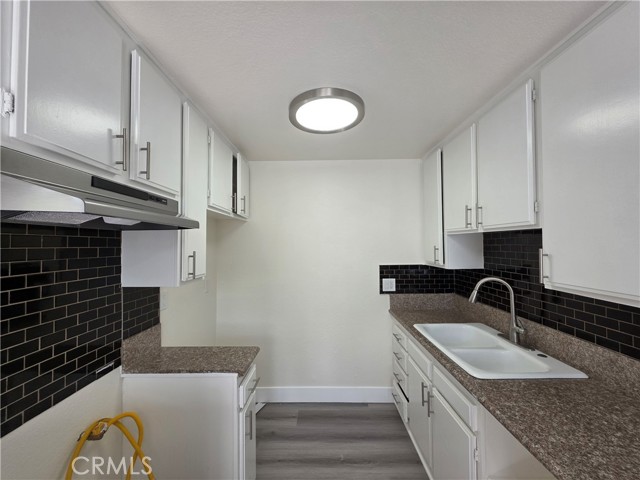 Detail Gallery Image 2 of 12 For 6911 Woodley, Van Nuys,  CA 91406 - 0 Beds | 1 Baths