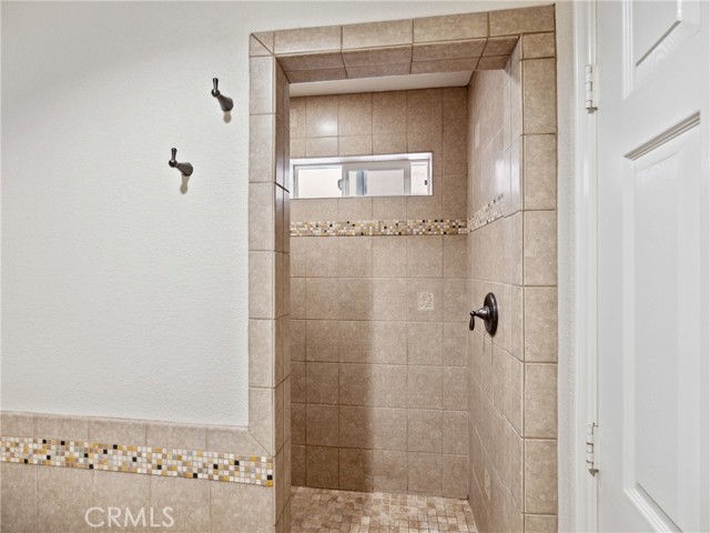 Detail Gallery Image 35 of 60 For 19564 Oneida Rd, Apple Valley,  CA 92307 - 4 Beds | 3 Baths