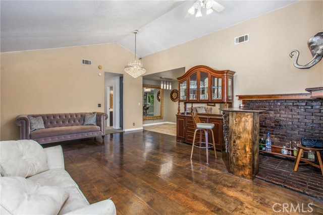 Detail Gallery Image 5 of 46 For 11425 Bryant St, Yucaipa,  CA 92399 - 4 Beds | 4 Baths