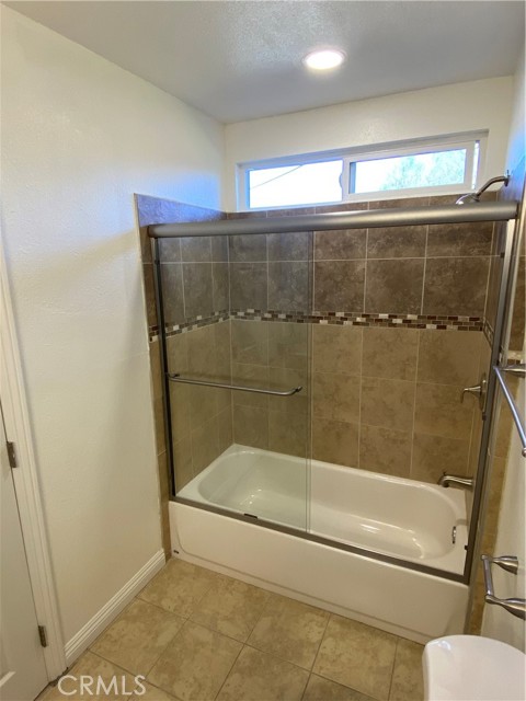 Detail Gallery Image 17 of 21 For 19137 Pleasantdale, Canyon Country,  CA 91351 - 4 Beds | 2 Baths