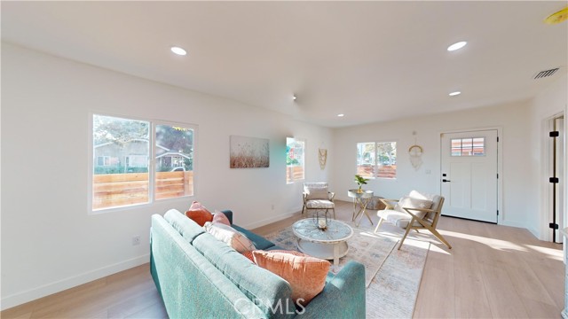 Detail Gallery Image 29 of 74 For 1330 W 2nd St, Santa Ana,  CA 92703 - 3 Beds | 1 Baths