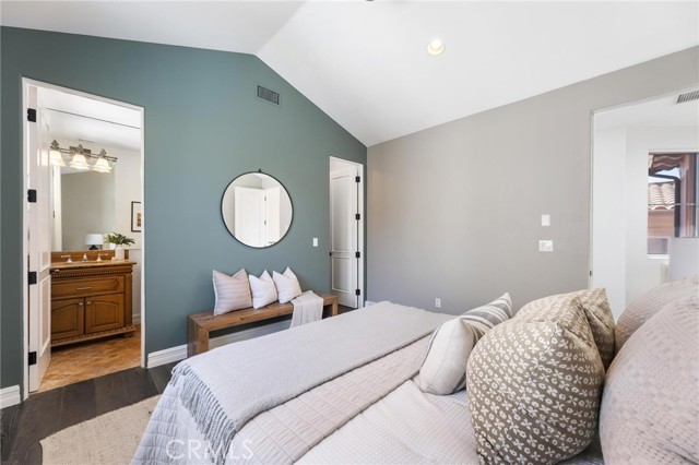 Detail Gallery Image 53 of 64 For 2516 Walnut Ave, Manhattan Beach,  CA 90266 - 5 Beds | 5/1 Baths