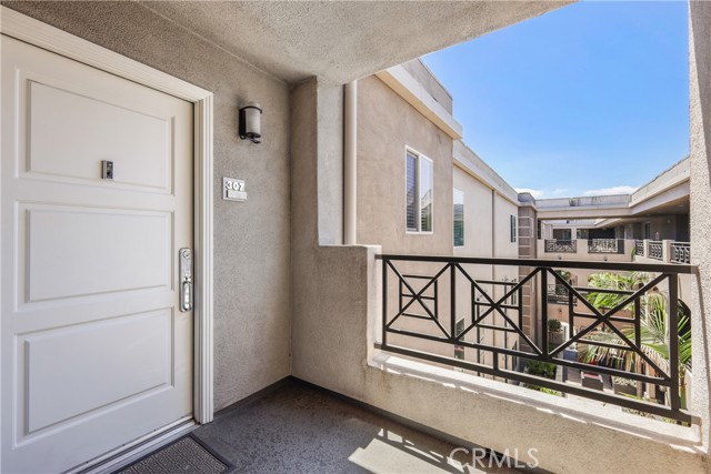 Detail Gallery Image 6 of 41 For 4424 Whitsett Ave #307,  Studio City,  CA 91604 - 2 Beds | 2 Baths