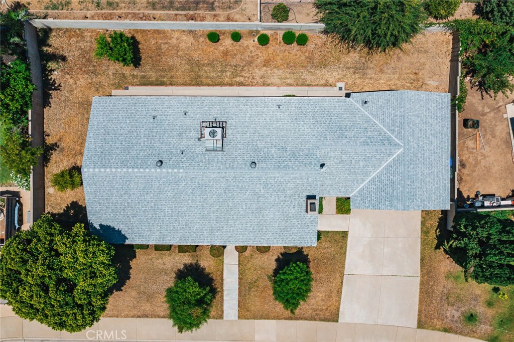 https://media.crmls.org/medias/1bc4fed7-cbc6-4744-8382-4c30ab598b87.jpg?preset=X-Large