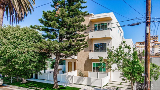 614 N Rampart BLVD Unit: 1/2