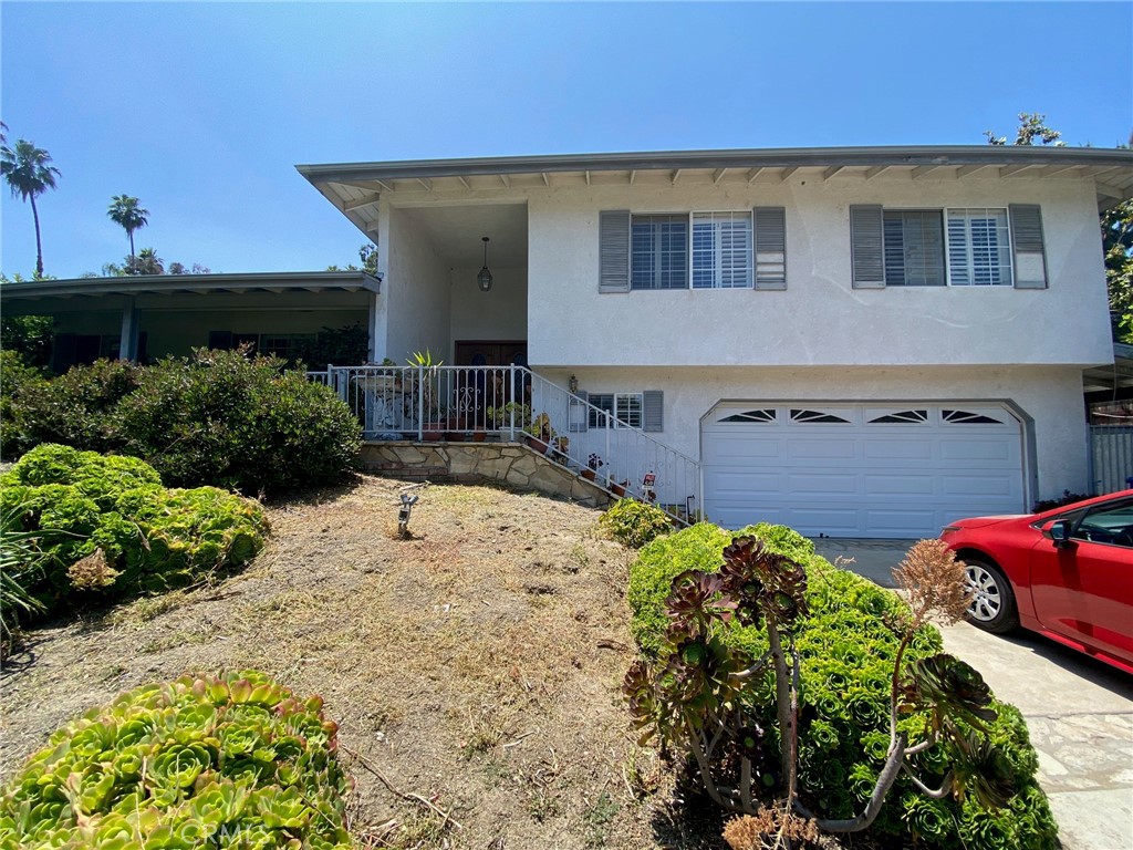 5323 Del Moreno Drive