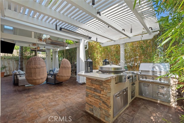 2000 Walnut Avenue, Manhattan Beach CA: https://media.crmls.org/medias/1bc69d06-5e03-4b7e-997e-e357082765c1.jpg