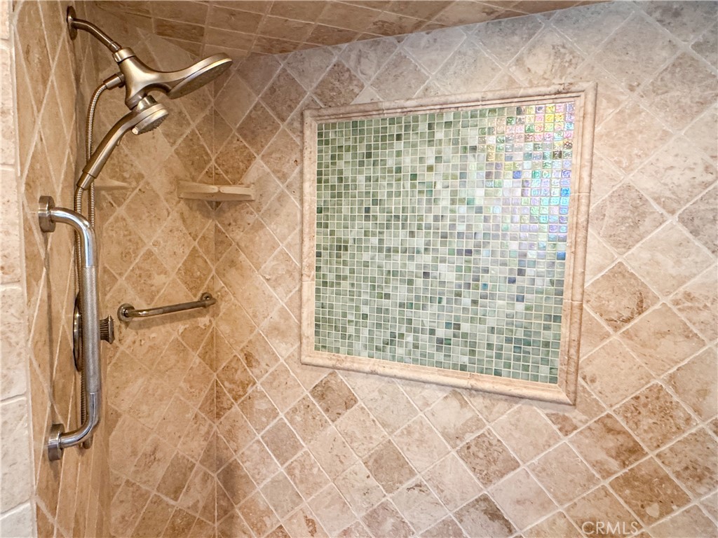 https://media.crmls.org/medias/1bc6a86e-4f18-4e0a-b797-18a4b02539b3.jpg?preset=X-Large