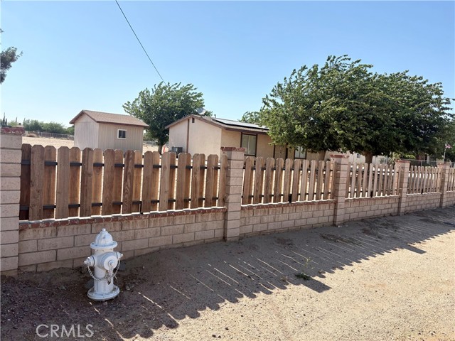 9856 Hawthorne Avenue, Hesperia CA: https://media.crmls.org/medias/1bc93173-ccde-4ff9-90a7-964646be26bf.jpg