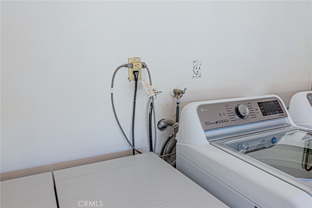 https://media.crmls.org/medias/1bc9a2d6-0989-400c-807a-429ae6e3bd2e.jpg?preset=X-Large