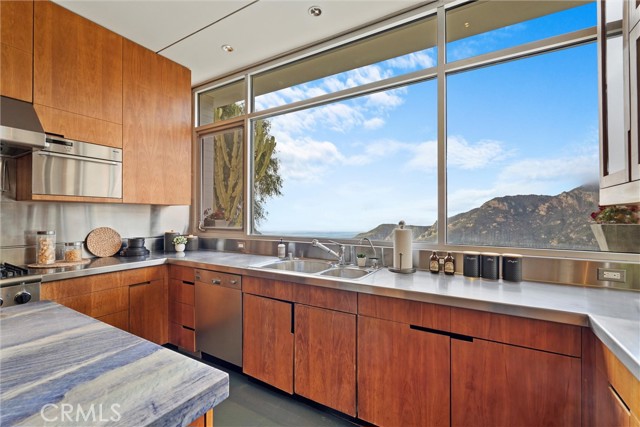 Detail Gallery Image 25 of 62 For 22581 Mansie Rd, Malibu,  CA 90265 - 4 Beds | 3/1 Baths