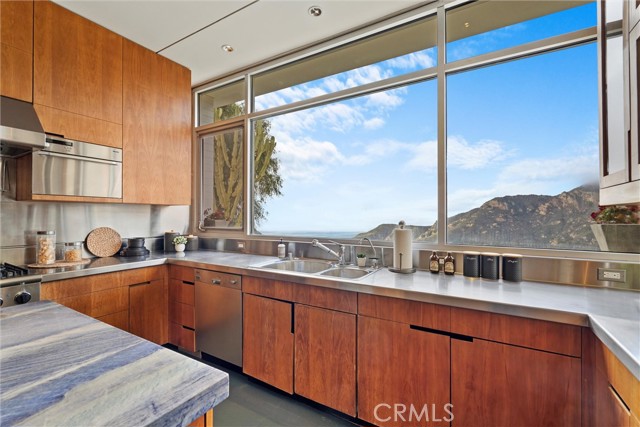 Detail Gallery Image 25 of 62 For 22581 Mansie Rd, Malibu,  CA 90265 - 4 Beds | 3/1 Baths