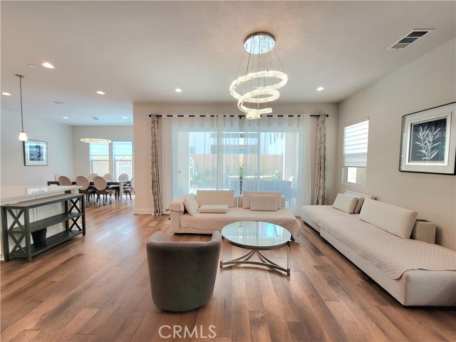 Detail Gallery Image 16 of 37 For 346 Sawbuck, Irvine,  CA 92618 - 5 Beds | 5/3 Baths
