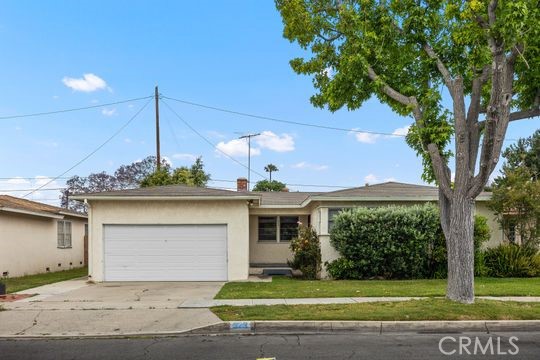 923 W Maple Ave, Orange, CA 92868