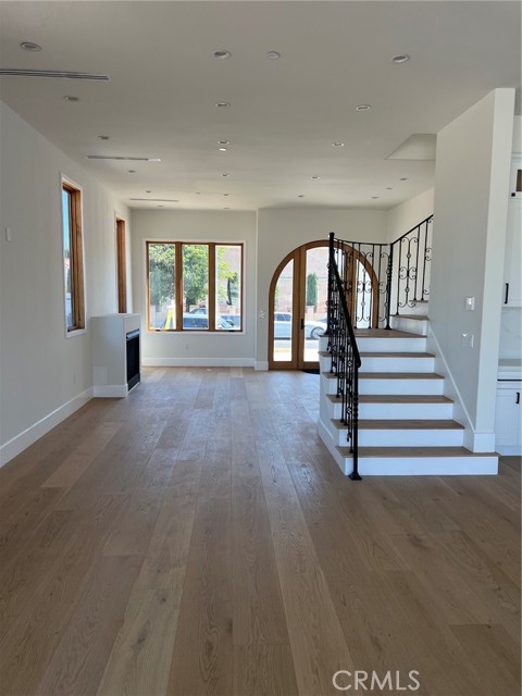 20329 Stagg Street photo 14