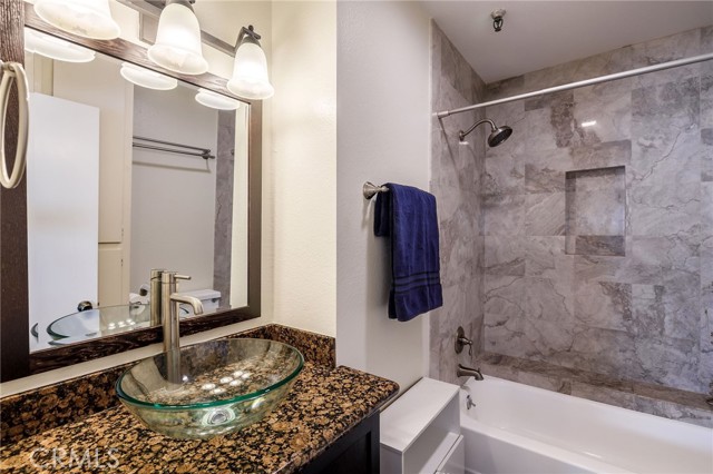 Detail Gallery Image 23 of 30 For 565 Esplanade #411,  Redondo Beach,  CA 90277 - 2 Beds | 2 Baths