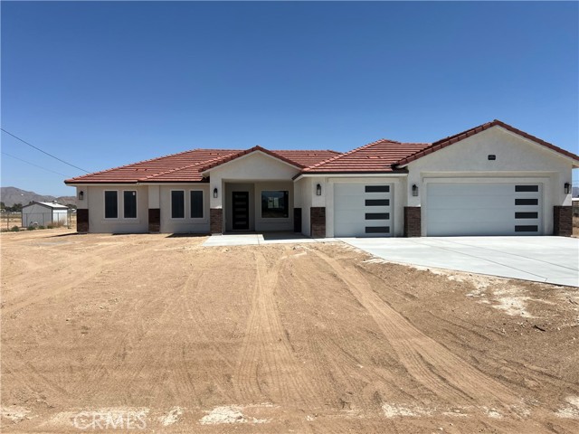 Detail Gallery Image 1 of 6 For 14985 Gayhead Rd, Apple Valley,  CA 92307 - 4 Beds | 2/1 Baths