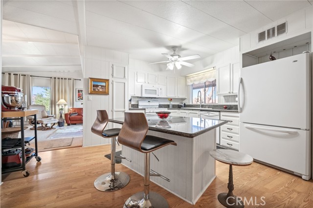 Detail Gallery Image 13 of 38 For 7501 Palm Ave #111,  Yucca Valley,  CA 92284 - 2 Beds | 2 Baths