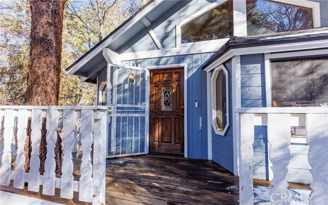 Detail Gallery Image 4 of 33 For 801 Highland, Sugarloaf,  CA 92386 - 2 Beds | 1/1 Baths